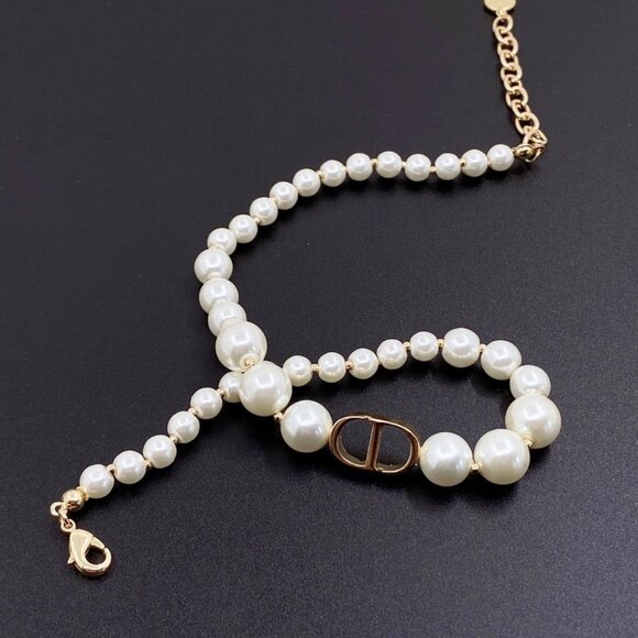 Dior Goddess Pearl Necklace - Picture 3 of 5